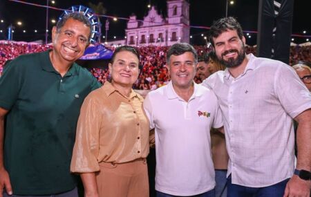 C&eacute;sar Ramos em agenda de campanha.