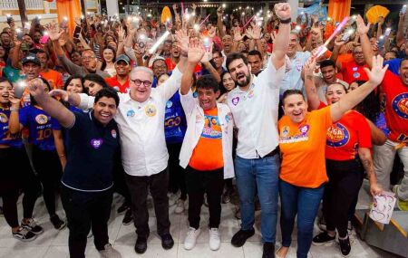 C&eacute;sar Ramos se re&uacute;ne com aliados em Igarassu.