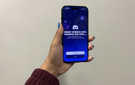 A plataforma passou a ser cobrada pelo governo ap&oacute;s repercuss&atilde;o do caso de uma adolescente que foi induzida a tirar a pr&oacute;pria vida durante uma live transmitida pela aplicativo.
