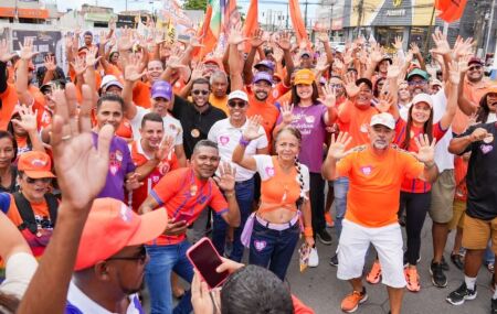 Professor Lup&eacute;rcio realiza caminhada em Rio Doce e relembra a&ccedil;&otilde;es de sua gest&atilde;o.