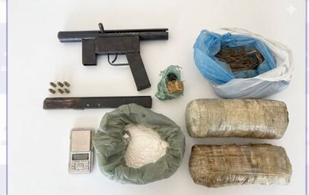 PM apreende drogas, arma artesanal e muni&ccedil;&otilde;es ap&oacute;s troca de tiros em Petrolina.