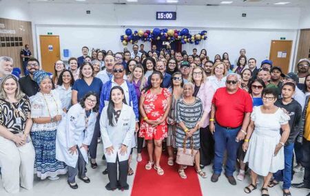 Governo de Pernambuco entrega 26 pr&oacute;teses oculares.