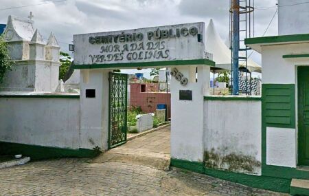 Cemit&eacute;rio Morada das Verdes Colinas, em Moreno.