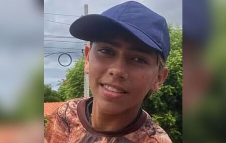 Deyvid Batista permaneceu internado durante nove dias depois do acidente na RN-016; familiares reclamaram da falta de ilumina&ccedil;&atilde;o no trecho.