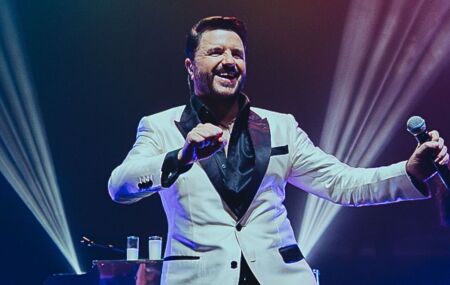 Maur&iacute;cio Manieri apresenta a turn&ecirc; "Classics  Tour Inesquec&iacute;vel" no dia 11 de setembro, no Teatro Guararapes.