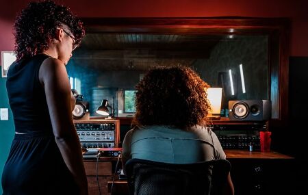 Incubadora Musical de Pernambuco selecionar&aacute; cinco artistas autorais para uma imers&atilde;o em Caruaru.
