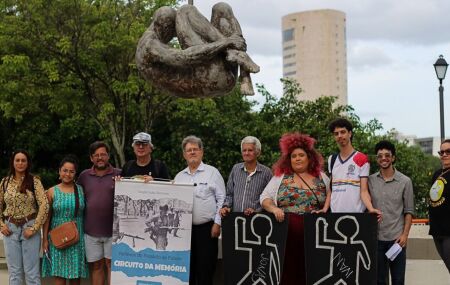 Circuito da Mem&oacute;ria utiliza interven&ccedil;&otilde;es teatrais para apresentar locais relacionados &agrave; repress&atilde;o pol&iacute;tica no Recife.