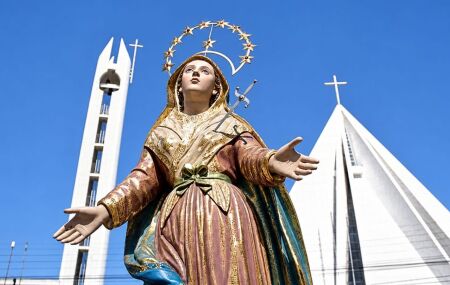 Catedral de Nossa Senhora das Dores realiza festa em honra &agrave; padroeira de Caruaru.