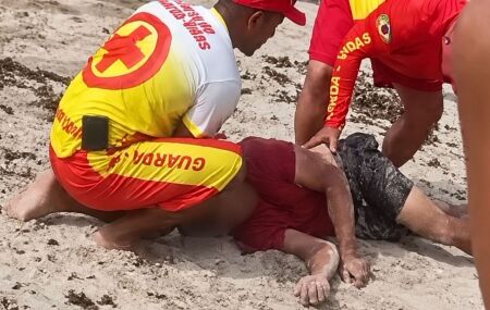 O homem foi encaminhado para atendimento m&eacute;dico em estado considerado grave.