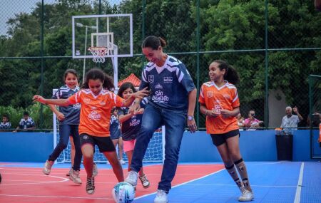 Liga Social Joga Pra Elas ter&aacute; presen&ccedil;a de atacante do Santos.