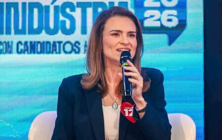 Mar&iacute;lia Arraes.