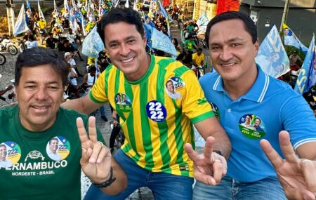 Mendon&ccedil;a Filho, Anderson e Andr&eacute; Ferreira. 