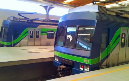 Metr&ocirc; do Recife: Linha Centro tem previs&atilde;o de retorno ao meio-dia ap&oacute;s queda de &aacute;rvore.