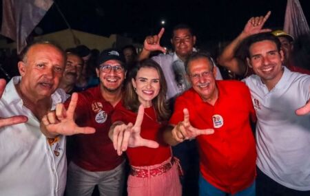 Mar&iacute;lia Arraes encerra segundo dia de agendas no Agreste com mobiliza&ccedil;&otilde;es em Lajedo e Gravat&aacute;