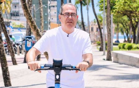 Prefeito de Jaboat&atilde;o Mano Medeiros.