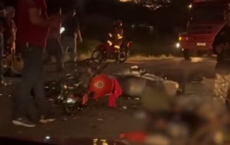 Acidente envolvendo motocicletas acaba com morte de tr&ecirc;s pessoas 