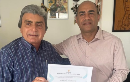 Gilvandro Estrela e Alcides Jorge Andrade Campos, novo secret&aacute;rio do munic&iacute;pio