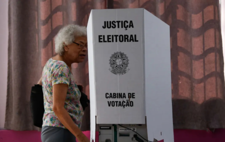 Idosos exercem direito do voto