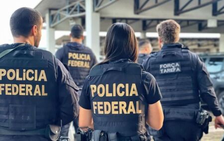 Agentes da Pol&iacute;cia Federal