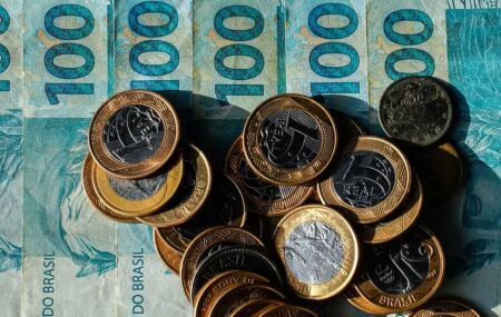 Brasileiros tem dinheiros esquecidos a consultar no Banco Central