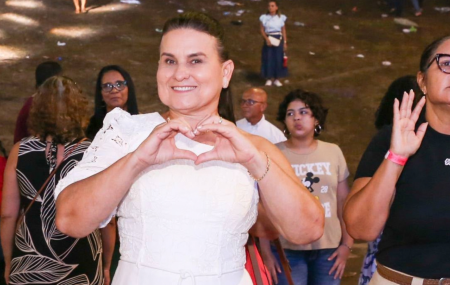 Elcione Ramos prestigia &uacute;ltima noite de comemora&ccedil;&otilde;es em Igarassu