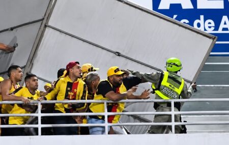 Torcida do Sport protagoniza briga no Rei Pel&eacute;.