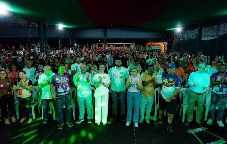Candidato a deputado estadual pelo PSD, C&eacute;sar Ramos se re&uacute;ne com a vereadora Erika Uch&ocirc;a, moradores e apoiadores durante agenda pol&iacute;tica no munic&iacute;pio