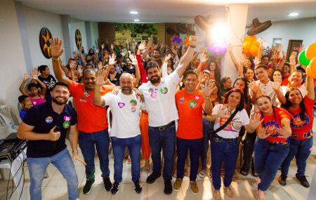 C&eacute;sar Ramos participa de encontro polit&iacute;co em Belo Jardim