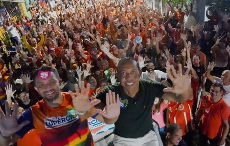 Lup&eacute;rcio em caminhada pol&iacute;tica por Jardim Maranguape, Paulista