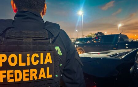 PF faz opera&ccedil;&atilde;o em Pernambuco e S&atilde;o Paulo para investigar aplica&ccedil;&otilde;es de R$ 100 milh&otilde;es da previd&ecirc;ncia municipal.