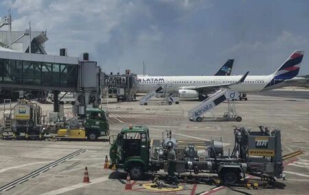 Abastecimento de avi&atilde;o.
