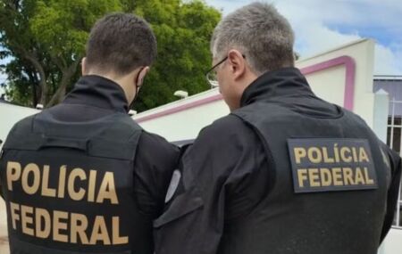 Agentes da Pol&iacute;cia Federal.