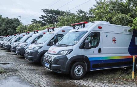 Ambul&acirc;ncias do Programa Colo de M&atilde;e.