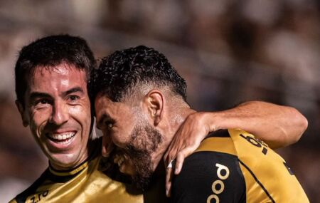 De Pena marcou gol da vit&oacute;ria, mas est&aacute; suspenso de pr&oacute;xima partida.