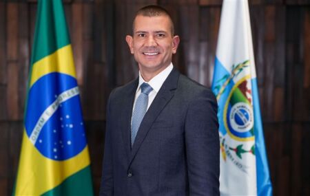 Douglas Ruas.
