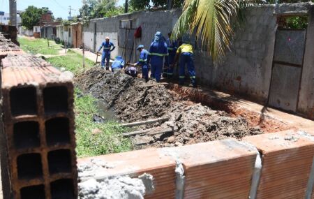 Obras de drenagem na Rua Peru avan&ccedil;am e preparam via para receber pavimenta&ccedil;&atilde;o em Paulista.