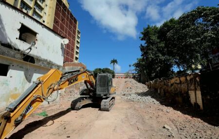 Demoli&ccedil;&atilde;o de pr&eacute;dio de 12 andares na Boa Vista entra na fase final, no Recife.