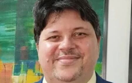 Jornalista brasileiro cr&iacute;tico a Milei &eacute; barrado na Argentina e suspeita de motiva&ccedil;&atilde;o pol&iacute;tica.