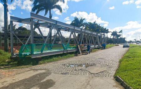 BR-232 ser&aacute; totalmente interditada no Recife para instala&ccedil;&atilde;o de passarela no domingo (18); confira rotas alternativas.