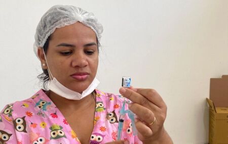 Olinda inicia vacina&ccedil;&atilde;o com Pneumo 20 para idosos a partir de 85 anos nesta quinta (15); saiba como ter acesso.