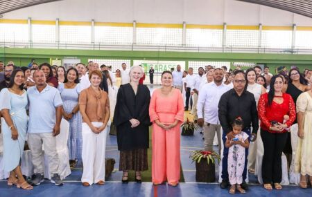 Igarassu realiza casamento coletivo gratuito para oficializar uni&atilde;o de casais.