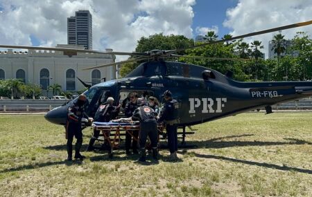 PRF e Samu transferem beb&ecirc; de 1 ano e 11 meses de helic&oacute;ptero ap&oacute;s afogamento em Barreiros.