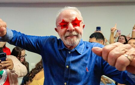 Lula completa 81 anos ap&oacute;s vit&oacute;ria que garantiu quarto mandato presidencial.