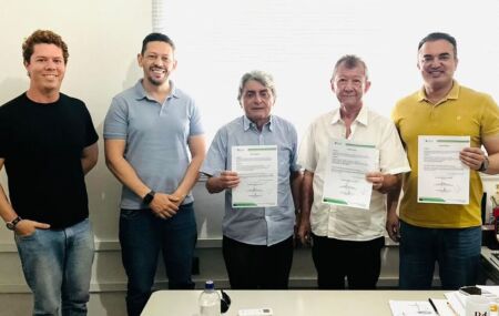 Prefeito Gilvandro Estrela autoriza constru&ccedil;&atilde;o de quadras poliesportivas em duas escolas de Belo Jardim.