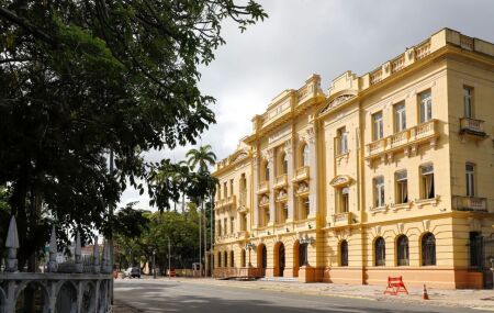 Governo de Pernambuco transfere ponto facultativo do Dia do Servidor para 30 de outubro; confira motivo.
