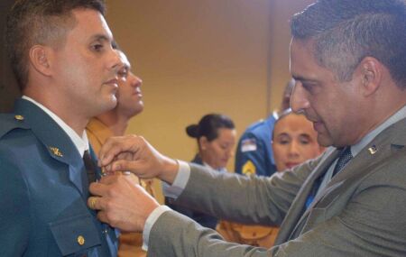 Entrega da Medalha Pernambucana do M&eacute;rito Bombeiro Militar.