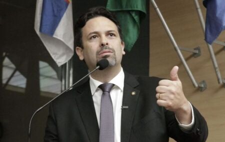 Felipe Alecrim.