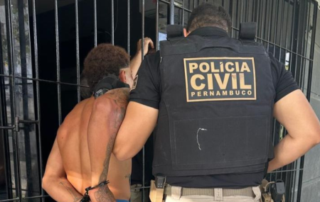 Pol&iacute;cia prende envolvidos em tr&aacute;fico de drogas em Caruaru