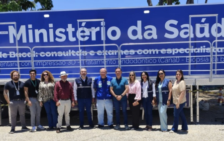 carreta de sa&uacute;de bucal do programa Agora Tem Especialistas.