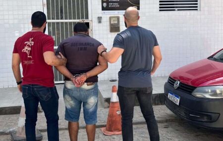 Homem &eacute; preso suspeito de divulgar v&iacute;deo &iacute;ntimo da enteada.